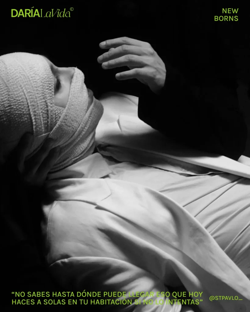 Retrato en blanco y negro de st. PAVLO con la cabeza vendada y una mano extendida